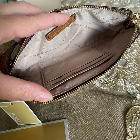 Michael Kors wristlet - Picture 10 of 12